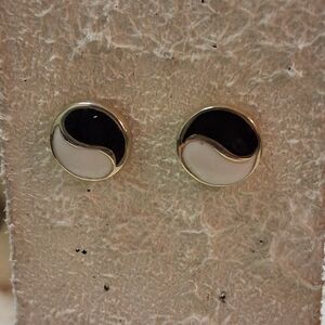 Avon Black and White Yin Yang Earrings